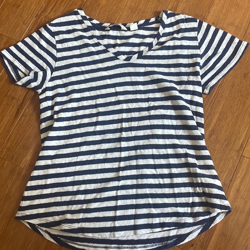 Vineyard Vines striped scoop neck tee!! size XS!! perfect condition!!